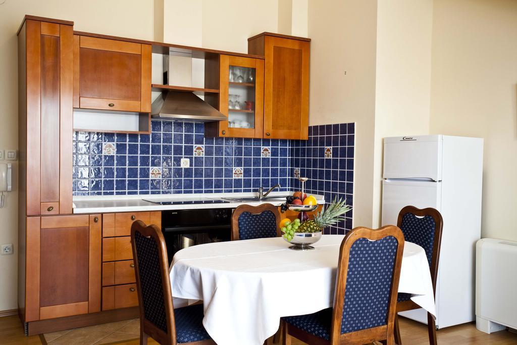 Studio Apartmani Bijeli Delfin Biograd Na Moru Cameră foto