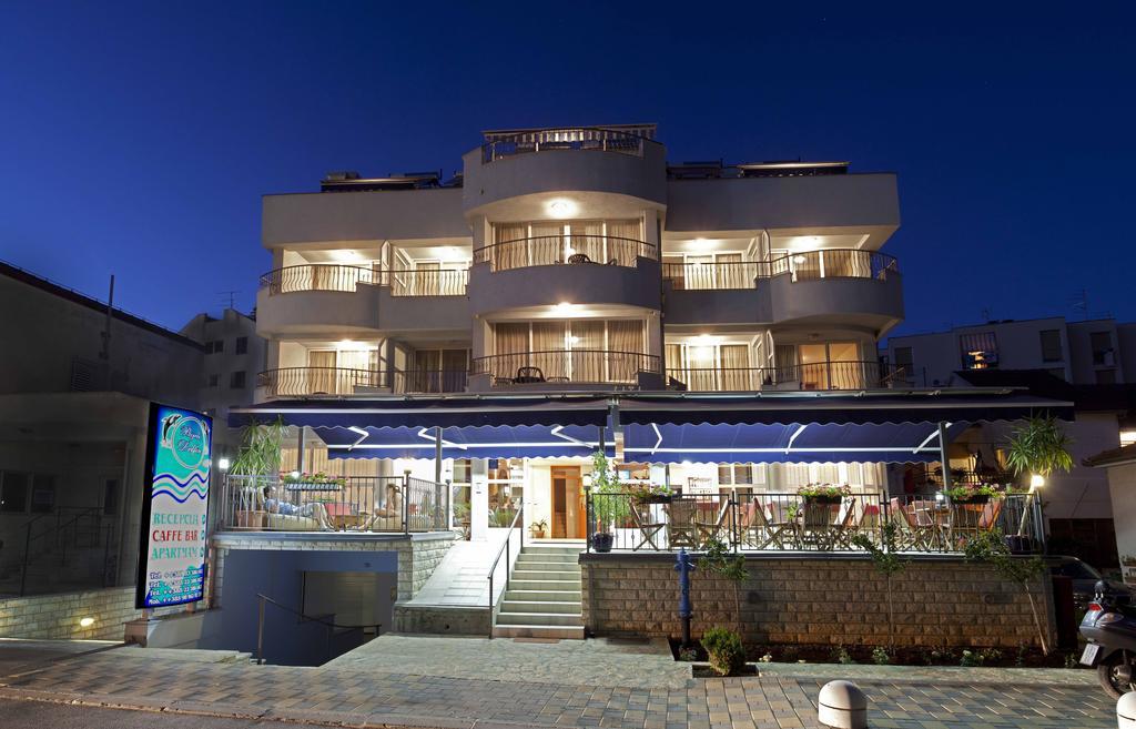 Studio Apartmani Bijeli Delfin Biograd Na Moru Exterior foto